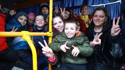 У Запорізькій області продовжують евакуацію дітей у безпечні місця