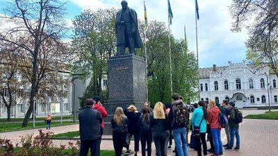 Дізнатися більше про місто і допомогти захисникам: у Сумах організовують благодійні екскурсії Дізнатися більше про місто і допомогти захисникам: у Сумах організовують благодійні екскурсії