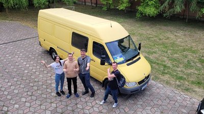 В Івано-Франківську переселенці відкрили простір для людей, які втікають від переслідувань РФ В Івано-Франківську переселенці відкрили простір для людей, які втікають від переслідувань РФ