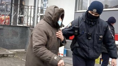 Рівненські патрульні купили їсти пенсіонерці. У соцслужбі пояснили, чому стаються такі випадки Рівненські патрульні купили їсти пенсіонерці. У соцслужбі пояснили, чому стаються такі випадки