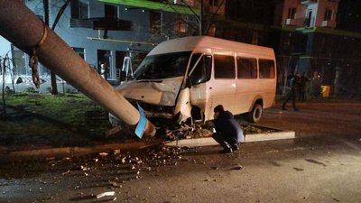 Водієві запорізької маршрутки, який ховався від поліції, повідомили про підозру у скоєнні ДТП