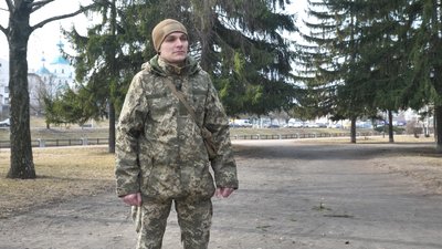 "Недооцінювати їх не треба". Служба у Бахмуті: що розповідає розвідник з Сум "Недооцінювати їх не треба". Служба у Бахмуті: що розповідає розвідник з Сум