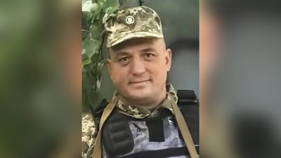 У Чернівцях прощаються з військовим Пуліску, який загинув на війні