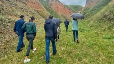 День Конституції на скелях Станіслава: на Херсонщині з'явився новий туристично-мистецький проєкт День Конституції на скелях Станіслава: на Херсонщині з'явився новий туристично-мистецький проєкт