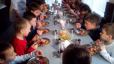 На Кіровоградщині школярів годують за рецептами українського кулінара