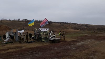На Кіровоградщині юнаки та дівчата змагались у стрільбі зі справжньої зброї На Кіровоградщині юнаки та дівчата змагались у стрільбі зі справжньої зброї