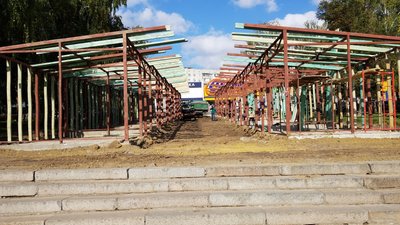 Рівнерада проголосувала за скасування будівництва біля супермаркету на Київській Рівнерада проголосувала за скасування будівництва біля супермаркету на Київській
