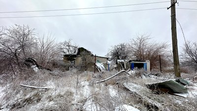 Зруйнований будинок в Донецькій області в Лиманській громаді