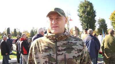 Загинули на Херсонщині та Чернігівщині: в Житомирі попрощалися з трьома захисниками України Загинули на Херсонщині та Чернігівщині: в Житомирі попрощалися з трьома захисниками України