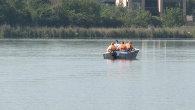 Басівкутське озеро у Рівному: епідеміологи знову взяли проби, частина людей купатись не боїться Басівкутське озеро у Рівному: епідеміологи знову взяли проби, частина людей купатись не боїться