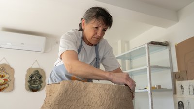 У Опішні створюють п’ятиметрові гончарні скульптури У Опішні створюють п’ятиметрові гончарні скульптури