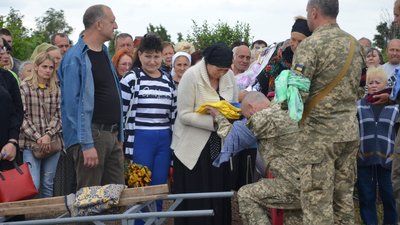 У Балті на Одещині попрощалися із 22-річним військовослужбовцем У Балті на Одещині попрощалися із 22-річним військовослужбовцем