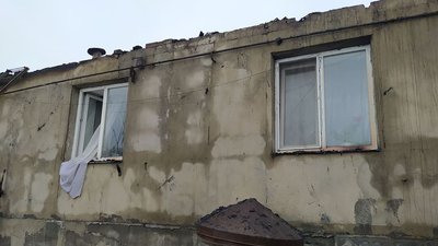 На Донеччині через потрапляння снаряду згорів будинок подружжя пенсіонерів На Донеччині через потрапляння снаряду згорів будинок подружжя пенсіонерів