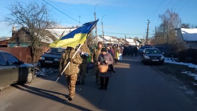 На Чернігівщині попрощалися з двома захисниками України, які загинули на Донеччині На Чернігівщині попрощалися з двома захисниками України, які загинули на Донеччині