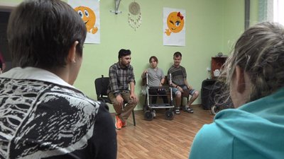 "Кожна людина цінна": у Черкасах актори і молодь з інвалідністю готують спільну виставу