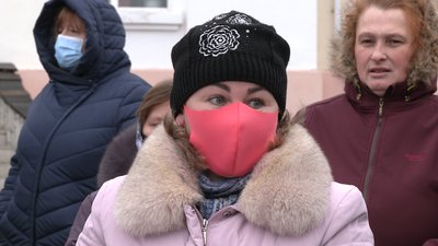"Скільки має статись ДТП?": на Рівненщині батьки вимагають встановити світлофор на переході "Скільки має статись ДТП?": на Рівненщині батьки вимагають встановити світлофор на переході