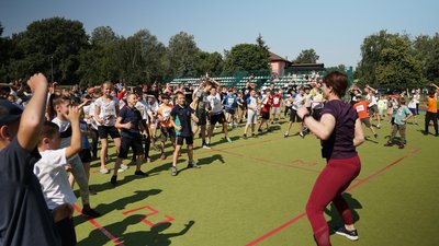 Олімпійський прапор підняли у Сумах. У парку "Казка" відбувся Олімпійський день Олімпійський прапор підняли у Сумах. У парку "Казка" відбувся Олімпійський день