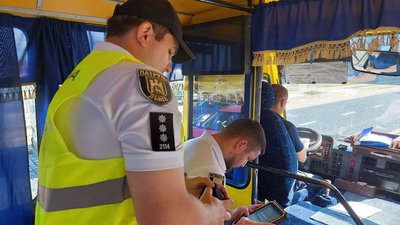 На Львівщині тривають перевірки рейсових перевізників: що відомо На Львівщині тривають перевірки рейсових перевізників: що відомо