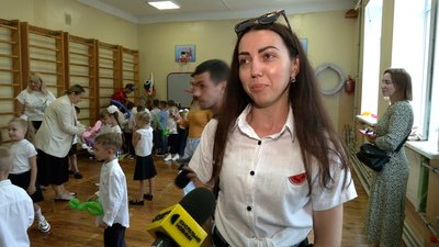 Замість квітів — донат на ЗСУ: як у Чернігівських школах розпочали навчальний рік Замість квітів — донат на ЗСУ: як у Чернігівських школах розпочали навчальний рік