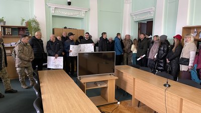 Мітинг в міськраді в Полтаві Мітинг в міськраді в Полтаві