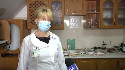 У Житомирі перевірили на вміст нітратів ранню полуницю від українського виробника У Житомирі перевірили на вміст нітратів ранню полуницю від українського виробника