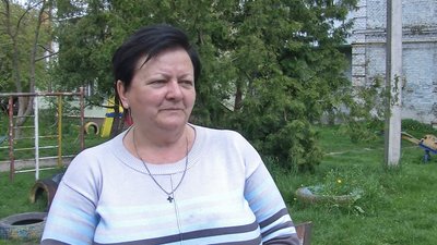 Території луцьких дитсадків очищують від автомобільних шин Території луцьких дитсадків очищують від автомобільних шин