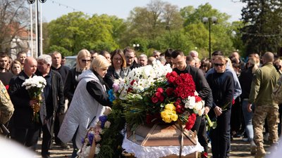 В Ужгороді попрощалися із полеглим на війні Ярославом Поповичем