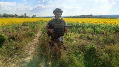 На Чернігівщині в останню путь провели п'ятьох військових, які загинули на Харківщині, Донеччині та Запоріжжі На Чернігівщині в останню путь провели п'ятьох військових, які загинули на Харківщині, Донеччині та Запоріжжі