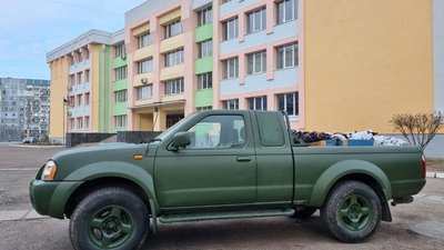 Збирали гроші усією школою: з Черкас на фронт передали пікап Збирали гроші усією школою: з Черкас на фронт передали пікап
