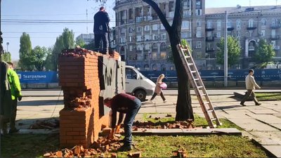 У Дніпрі демонтували більше десятка об’єктів встановлених у радянські роки
