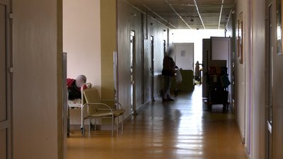 Додаткові ліжка у коридорі та в їдальні: яка ситуація з COVID-19 у лікарнях Франківська