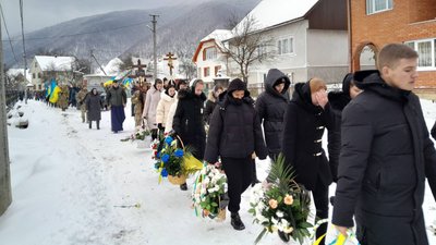 На Закарпатті попрощалися із полеглим захисником Федором Ковачем На Закарпатті попрощалися із полеглим захисником Федором Ковачем