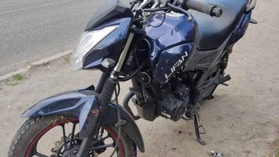 ВАЗ зіштовхнувся з мопедом: у ДТП на Лозівщині травмувався підліток ВАЗ зіштовхнувся з мопедом: у ДТП на Лозівщині травмувався підліток