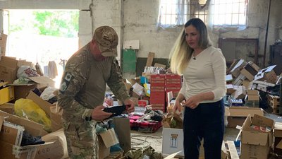Подружжя з Канади волонтерить на Тернопільщині