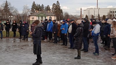 У Луцьку підприємці вийшли на акцію проти касових апаратів У Луцьку підприємці вийшли на акцію проти касових апаратів