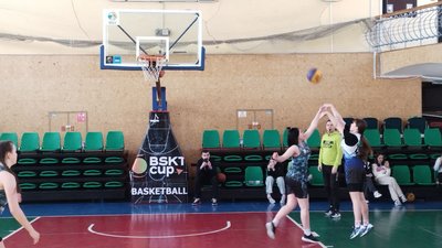 У Сумах відбувся турнір з баскетболу 3 на 3 серед дівчат У Сумах відбувся турнір з баскетболу 3 на 3 серед дівчат