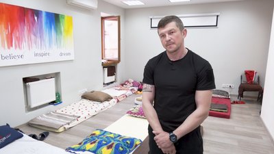 Переселенець з Маріуполя відкрив у Дніпрі шелтер для тих, хто тікає від війни