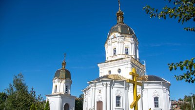 Арка, дуби та церкви: що відвідати у Диканьці на Полтавщині Арка, дуби та церкви: що відвідати у Диканьці на Полтавщині