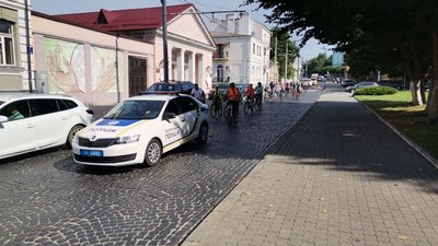 Велосипедна акція: лучани вимагають забезпечити мікрорайон громадським транспортом Велосипедна акція: лучани вимагають забезпечити мікрорайон громадським транспортом