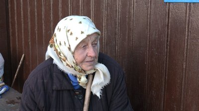 "Що виростили, те і закрили": як на Рівненщині у селі, що зникає, готуються до зими "Що виростили, те і закрили": як на Рівненщині у селі, що зникає, готуються до зими