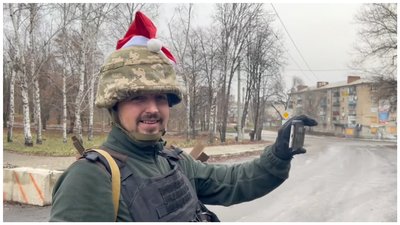 Військові у Бахмуті привітали дітей та місцевих до дня Святого Миколая Військові у Бахмуті привітали дітей та місцевих до дня Святого Миколая