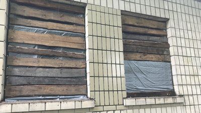 Розбомблені приміщення школи у Малинській громаді Житомирщини знесуть і облаштують в іншому крилі школи Розбомблені приміщення школи у Малинській громаді Житомирщини знесуть і облаштують в іншому крилі школи