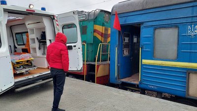 Як медики екстреної допомоги зустрічають пацієнтів з прифронтових регіонів Як медики екстреної допомоги зустрічають пацієнтів з прифронтових регіонів