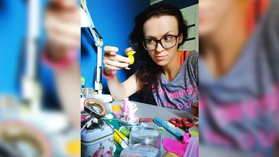 У Франції чернігівку прихистили нащадки вчителя, який вік тому тікав з Чернігова через більшовиків У Франції чернігівку прихистили нащадки вчителя, який вік тому тікав з Чернігова через більшовиків