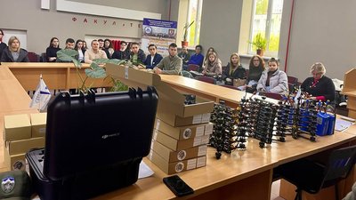 У Тернополі студенти зібрали дрони для ЗСУ У Тернополі студенти зібрали дрони для ЗСУ