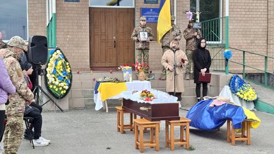 У Будищенській громаді поховали захисника Андрія Борисенка