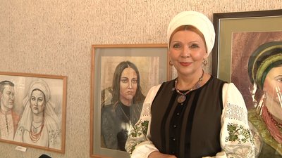 У Запоріжжі презентували виставку портретів солістів народного ансамблю "Оксамит" У Запоріжжі презентували виставку портретів солістів народного ансамблю "Оксамит"