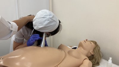 У медуніверситеті Харкова організували змішане навчання - практика майбутніх педіатрів