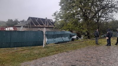 Пошкоджений будинок. Благовіщенська громада. 5 жовтня 2025 рік