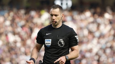 Арбітр Джарред Джиллетт 